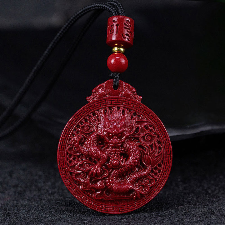 Kette Zinnober Drachen Anhänger rot geschnitzt traditionelles Design Schutz Kraft
