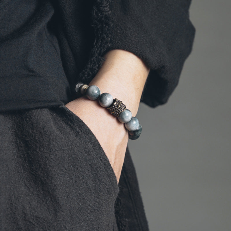 Armband Kupfer Ebenholz Paar Naturstein grau elastisch Handgelenk getragen