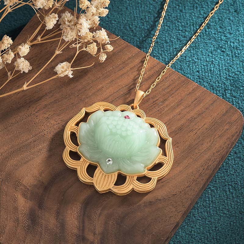 Grüne Jade Anhänger Lotus Natur elegant