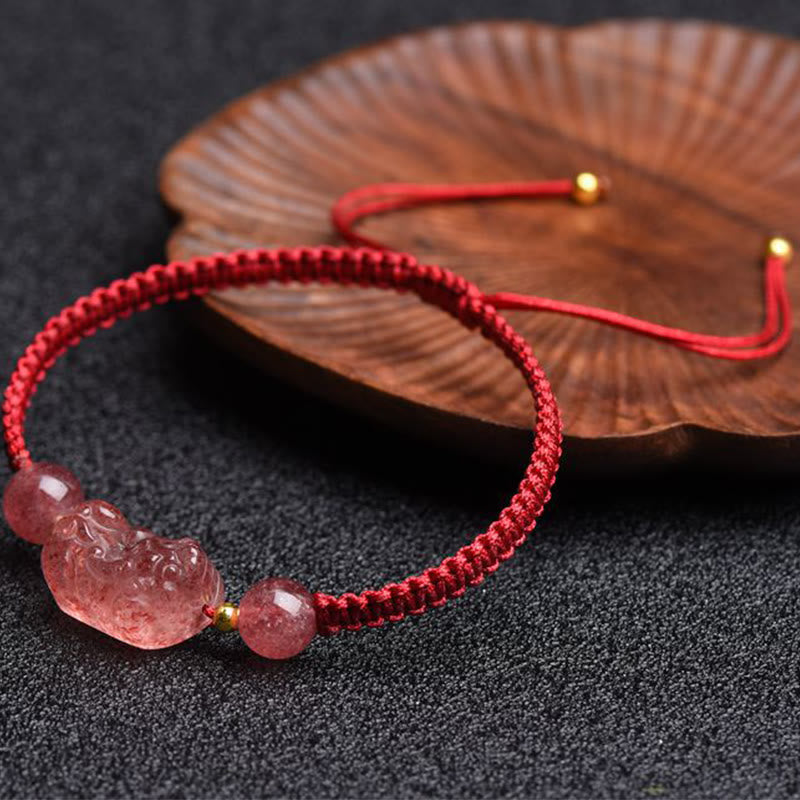 Rotes Armband Erdbeerquarz Pixiu Glück elastisch Naturstein traditionell.