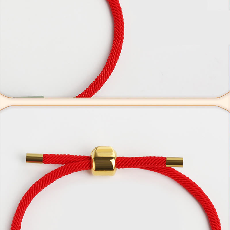 Rotes Seidenarmband mit goldenem Verschluss minimalistisches Design elegant