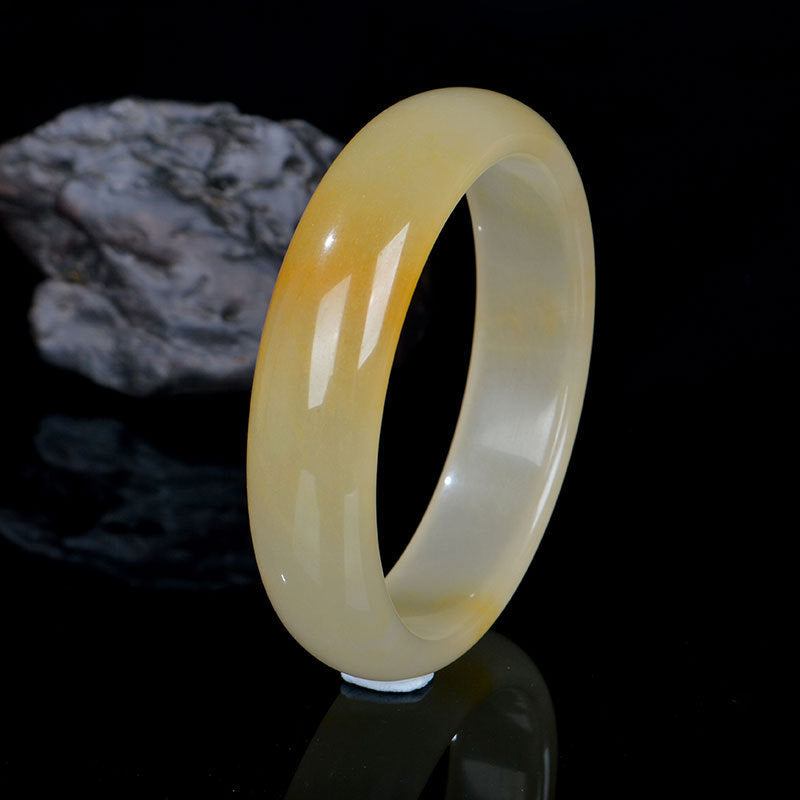 Jade Armband Glück Wohlstand Stärke cremefarbener Naturstein poliert elegant glänzend