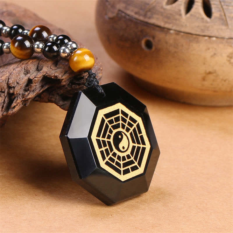 Schwarzer Obsidian Anhänger Bagua Kette