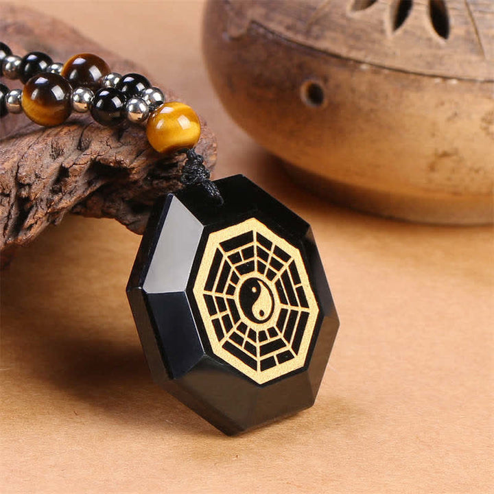 Schwarzer Obsidian Anhänger Bagua Kette