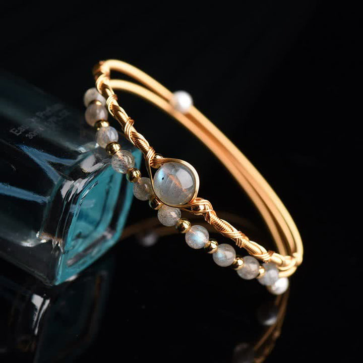 Goldenes Armband Mondstein Mond – Heilung & Liebe mit Perlen Nahaufnahme