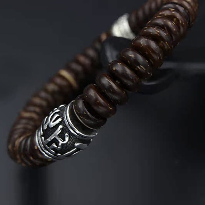 Braunes Lederarmband Om Mani Padme Hum – Energie mit Metallverzierung