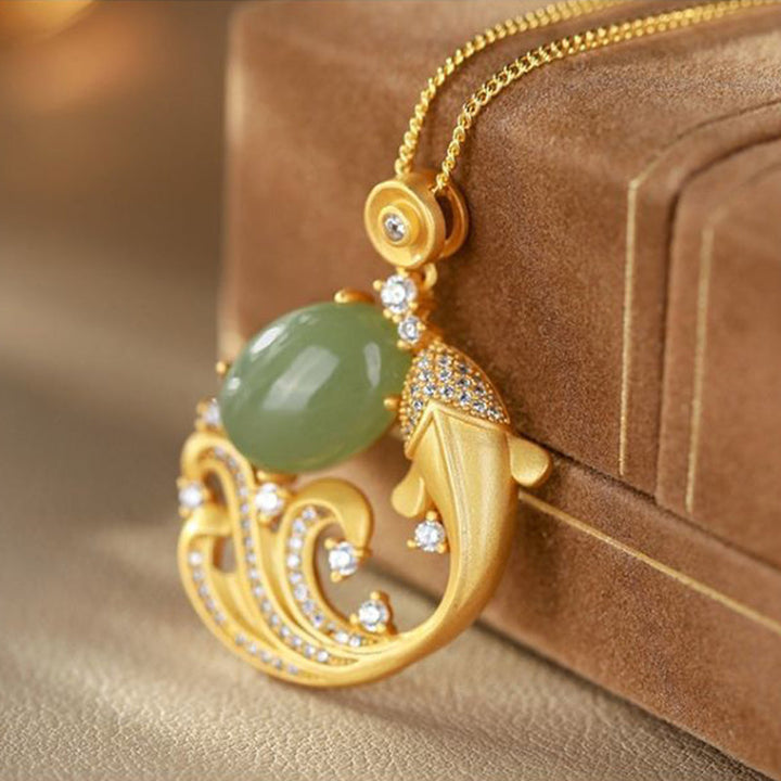 Kette Jade Koi Heilstein – Heilung & Frieden – Bild 5 – Kette Jade Koi Heilstein Gold Anhänger grüner Naturstein elegant