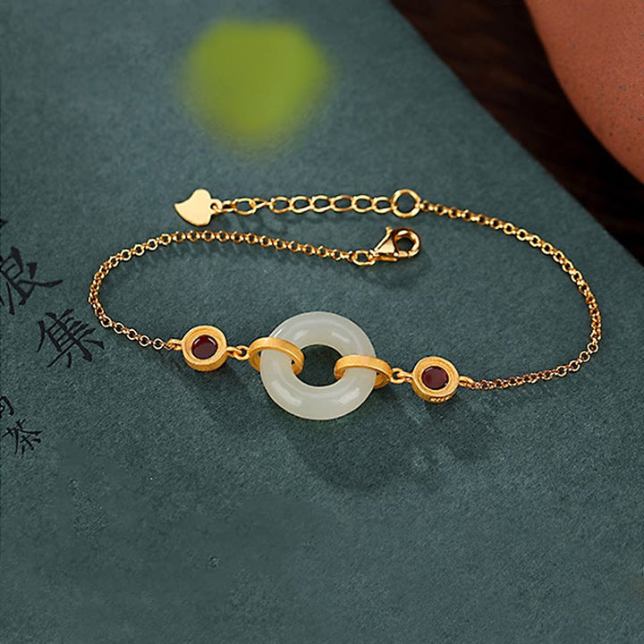 Jade Armband mit Rotem Achat in Gold Kettenglieder elegant.