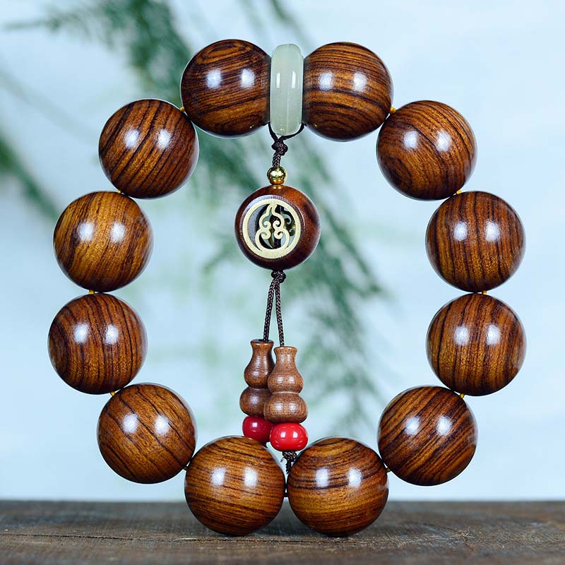 Armband Rosenholz – Ruhe mit Holzperlen und Jade Anhänger