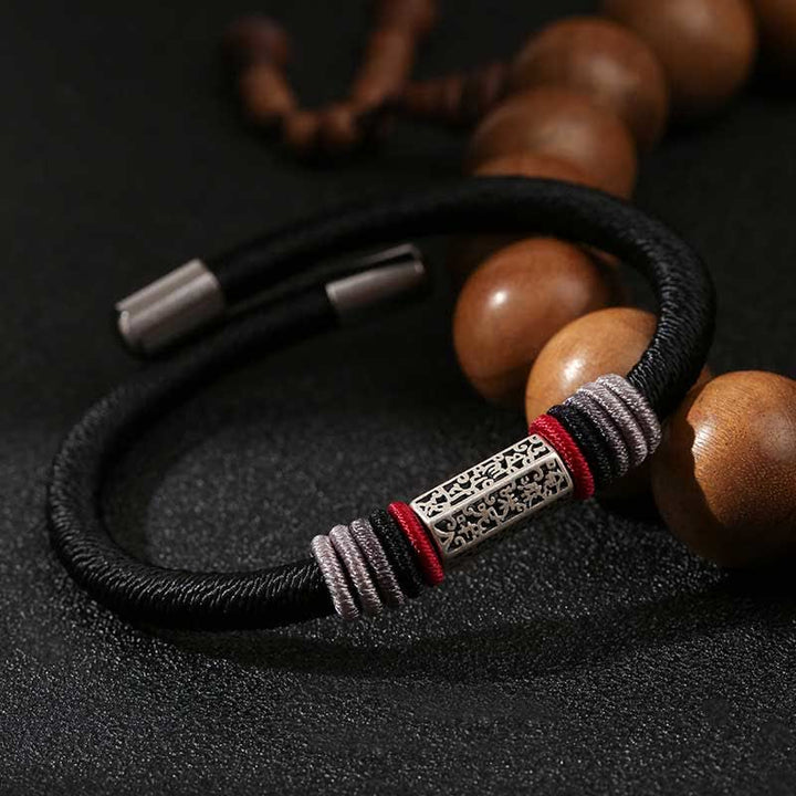 Armband 925 Silber Om Mani Padme Hum mit Holzperlen schwarze Kordel Detailaufnahme
