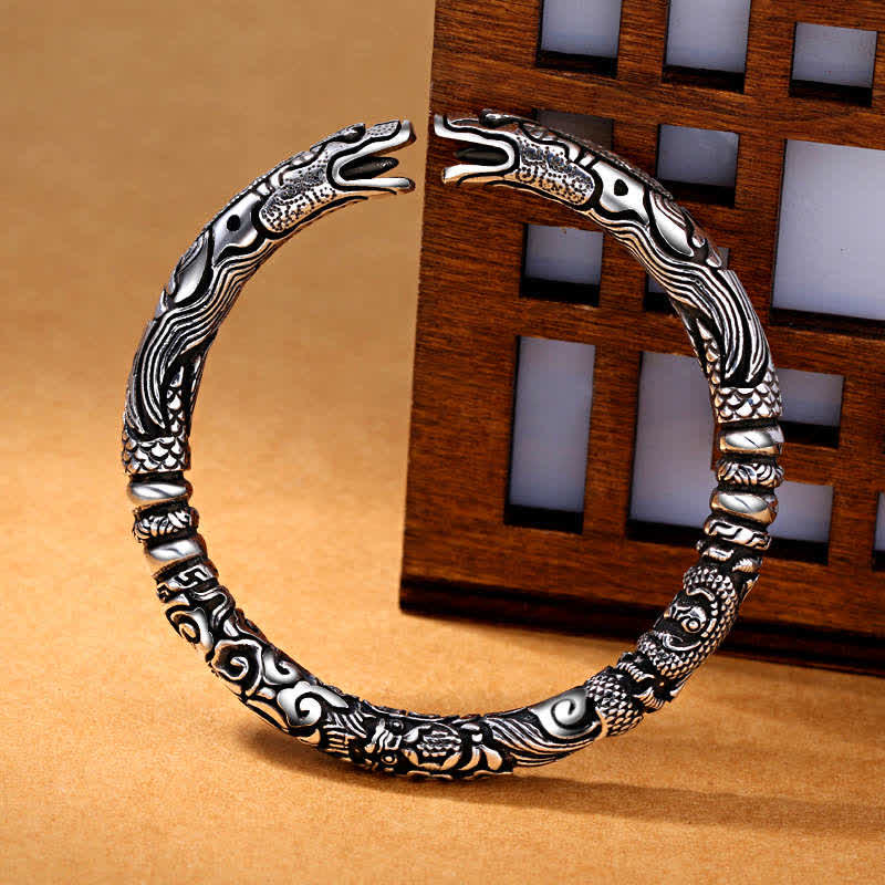 Silbernes Drachen Armband Glück mit detailliertem orientalischem Design