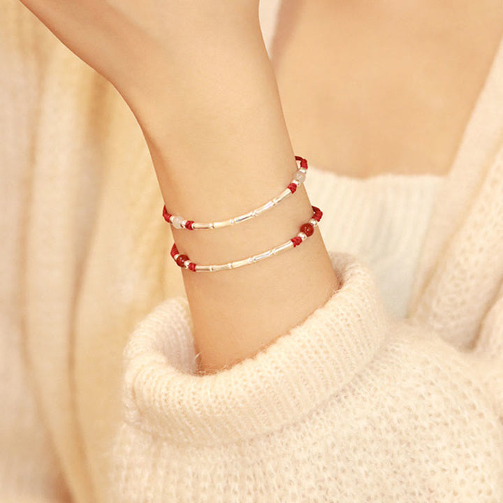 Armband 925 Silber Roter Achat am Handgelenk getragen elegant