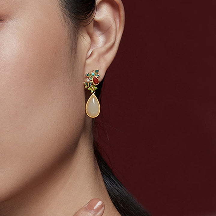 Ohrringe Jade Achat Schmetterling getragen Boho Schmuck spirituell Ohrhänger