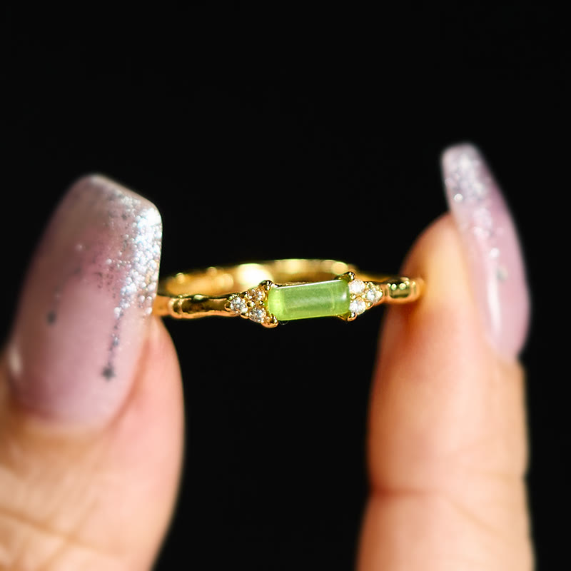 Ring Kupfer Grüner Achat am Finger getragen Fengshui Harmonie