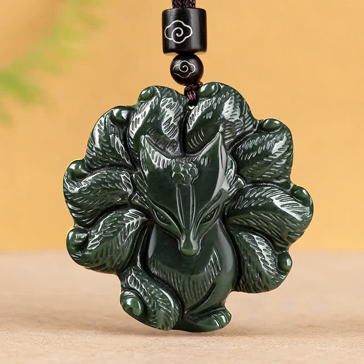 Kette Hetian Jade Neunschweif-Fuchs Glück dunkelgrün Anhänger