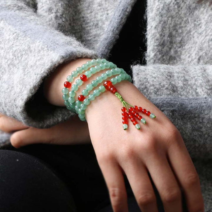 Mala Grüner Aventurin Roter Achat – Glück Armband am Handgelenk getragen