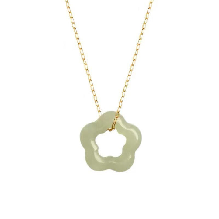 Jade Kette mit grünem Blumen Anhänger aus Naturstein eleganter Look