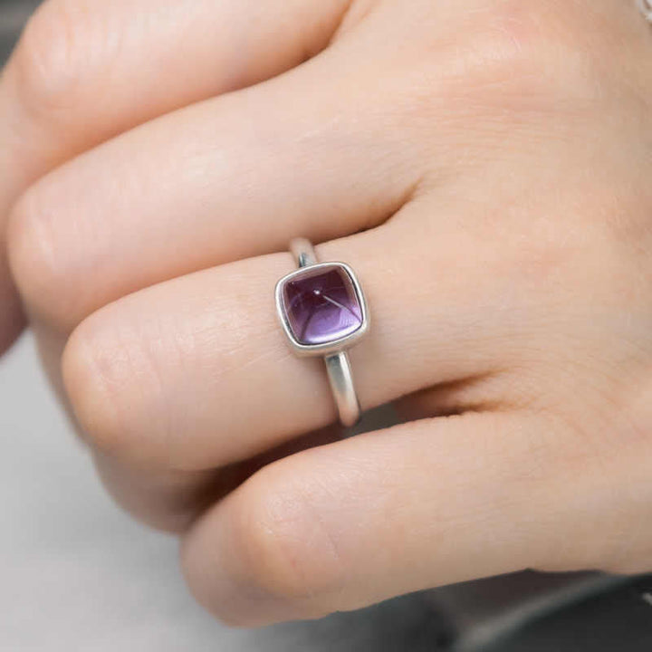 Ring 925 Silber Amethyst Balance getragen eleganter lila Stein Schmuck