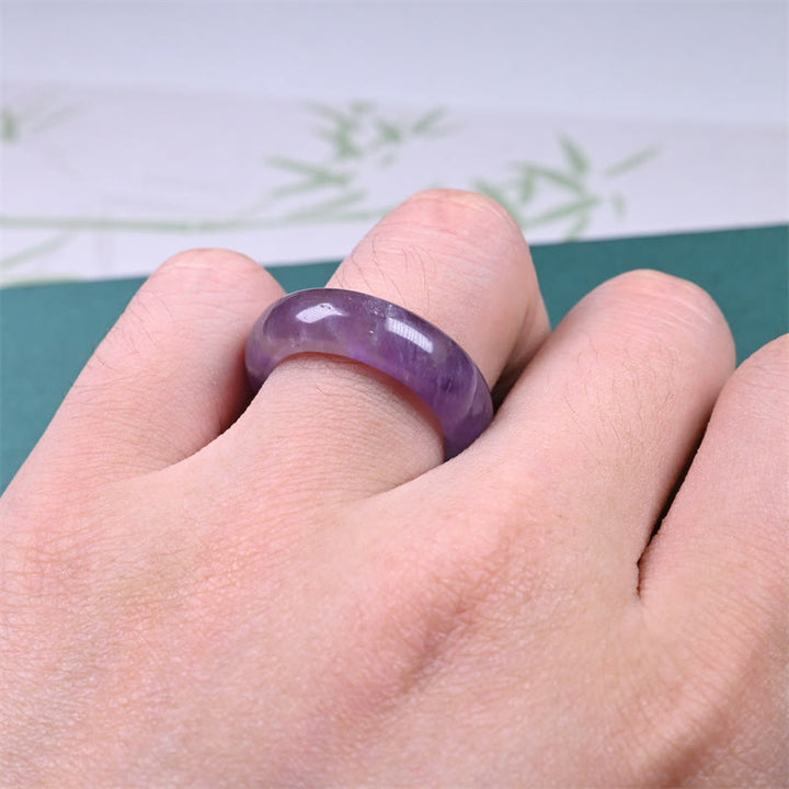 Ring Amethyst – Klarheit Kupfer violett getragen für Meditation Intuition