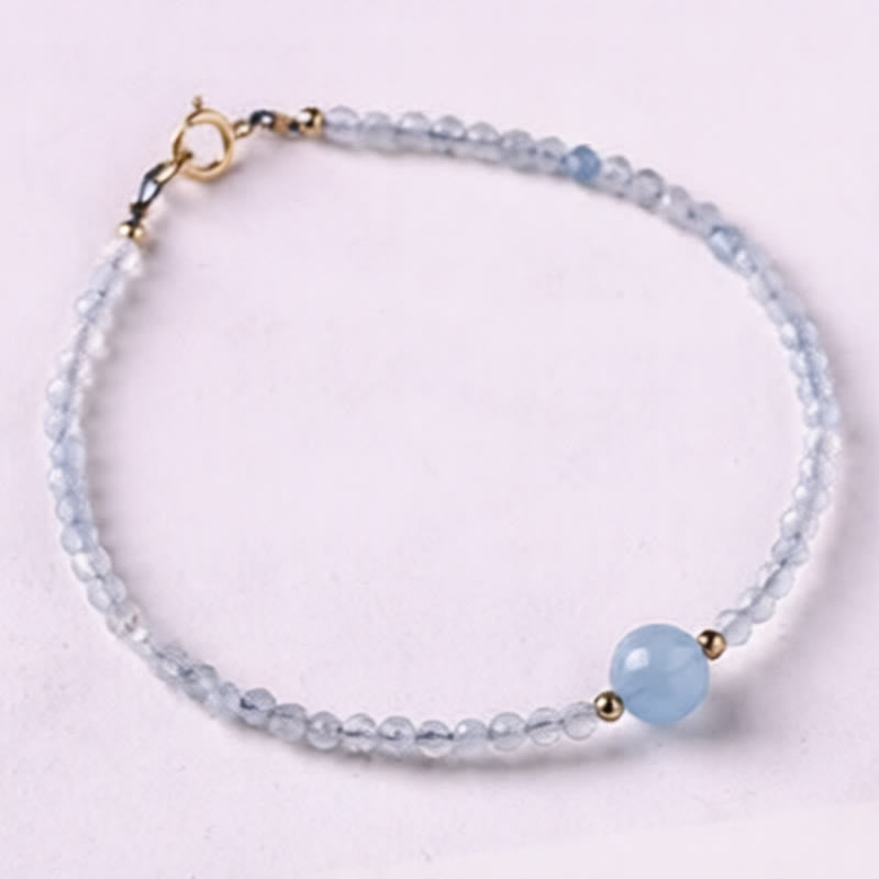 Armband Aquamarin – Frieden & Energie zarte blaue Perlen Goldverschluss Schmuck
