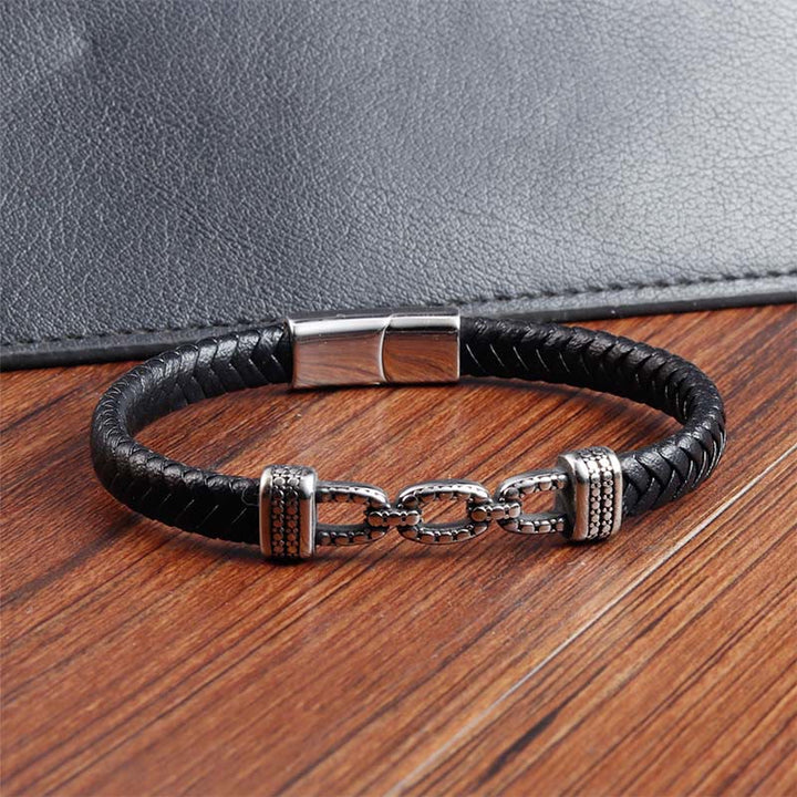 Schwarzes Leder Armband Chain Link Titanstahl Kettendetails elegante Stärke Design