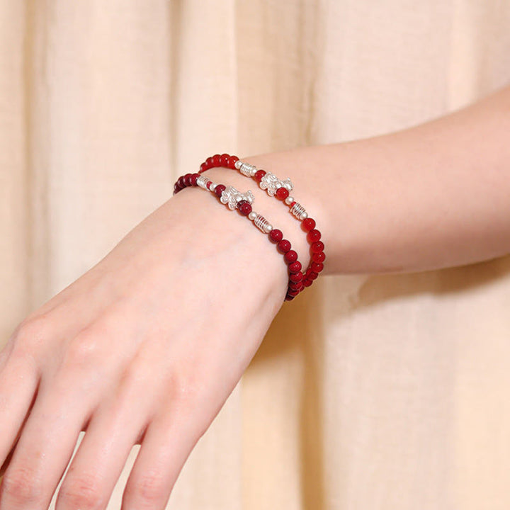 Armband 925 Silber Roter Achat Ruhe Pixiu Schutz am Handgelenk getragen