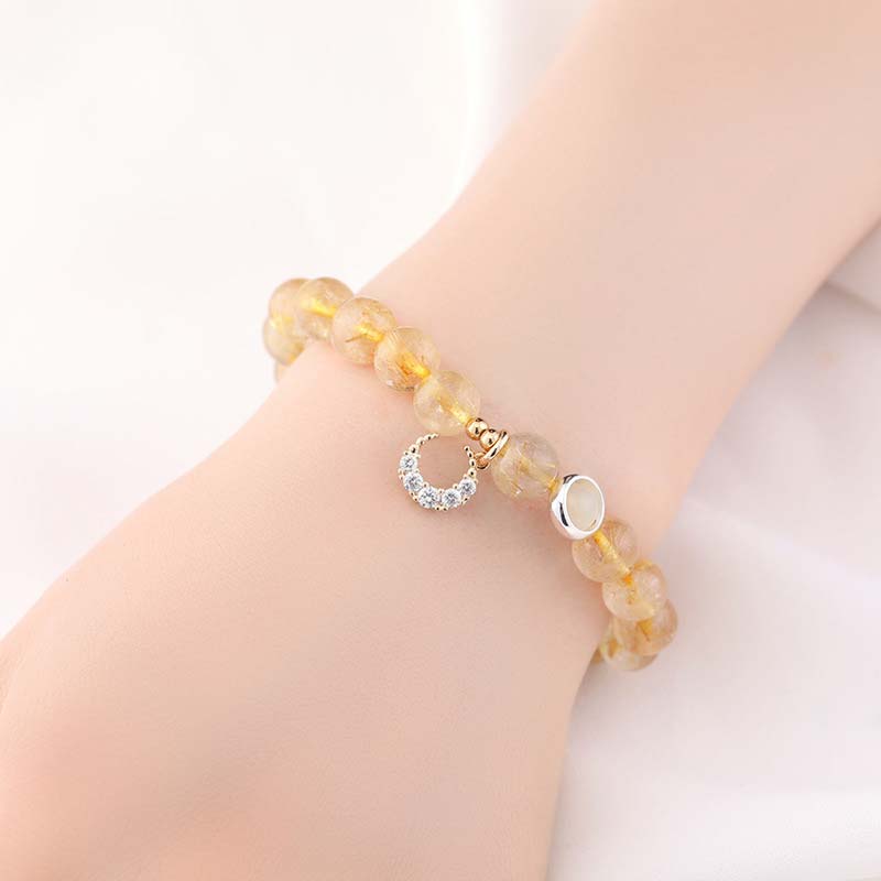 Armband Citrin Mond – Schutz & Glück goldene Perlen Handgelenk getragen