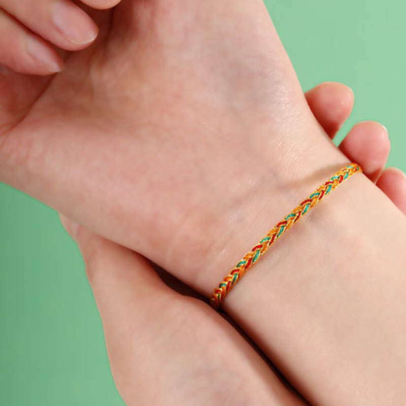 Buntes geflochtenes Armband Drachen Scale am Handgelenk getragen
