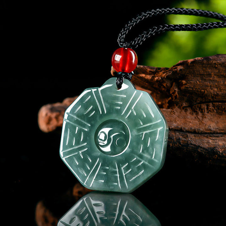 Jade Kette Yin Yang Bagua Anhänger grün Naturstein