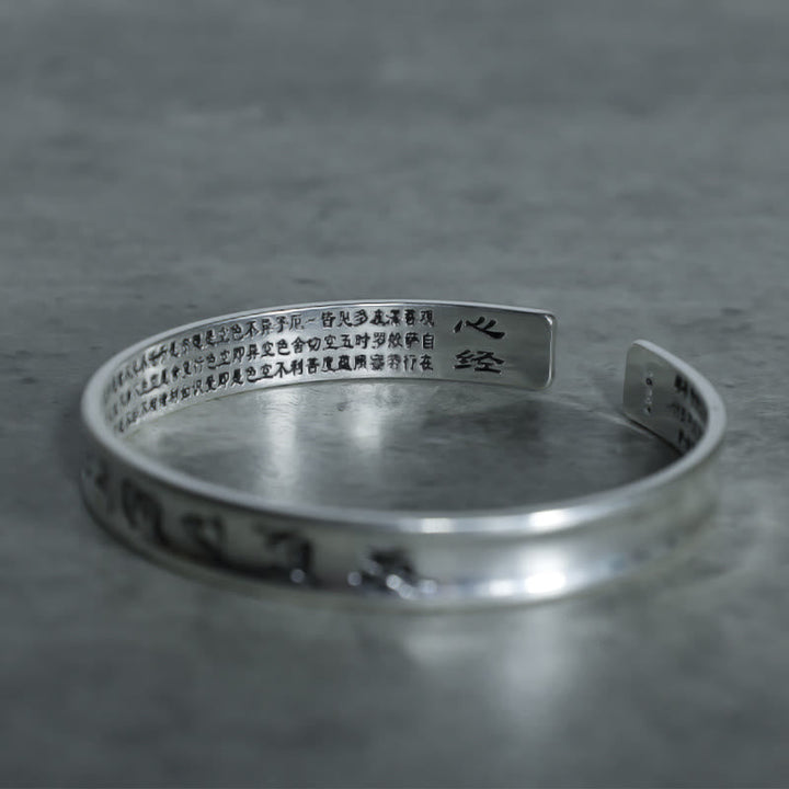 Armband Tibet Mantra Weiß Kupfer Silber Gravur Nahaufnahme Schmuck