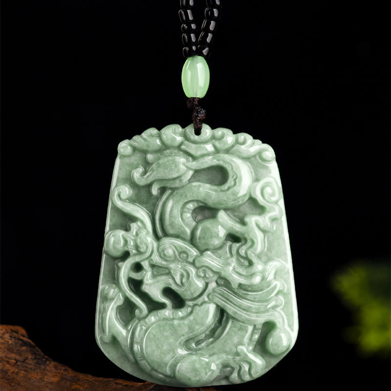 Jade Anhänger Drache Glück Schutz Grün