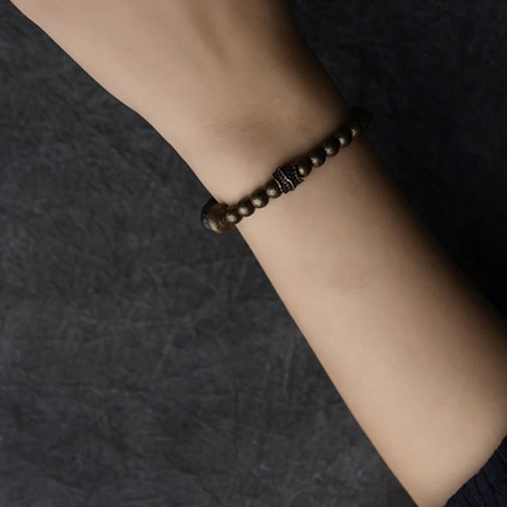 Armband Kupfer mit Perlen am Handgelenk getragen elegantes Design