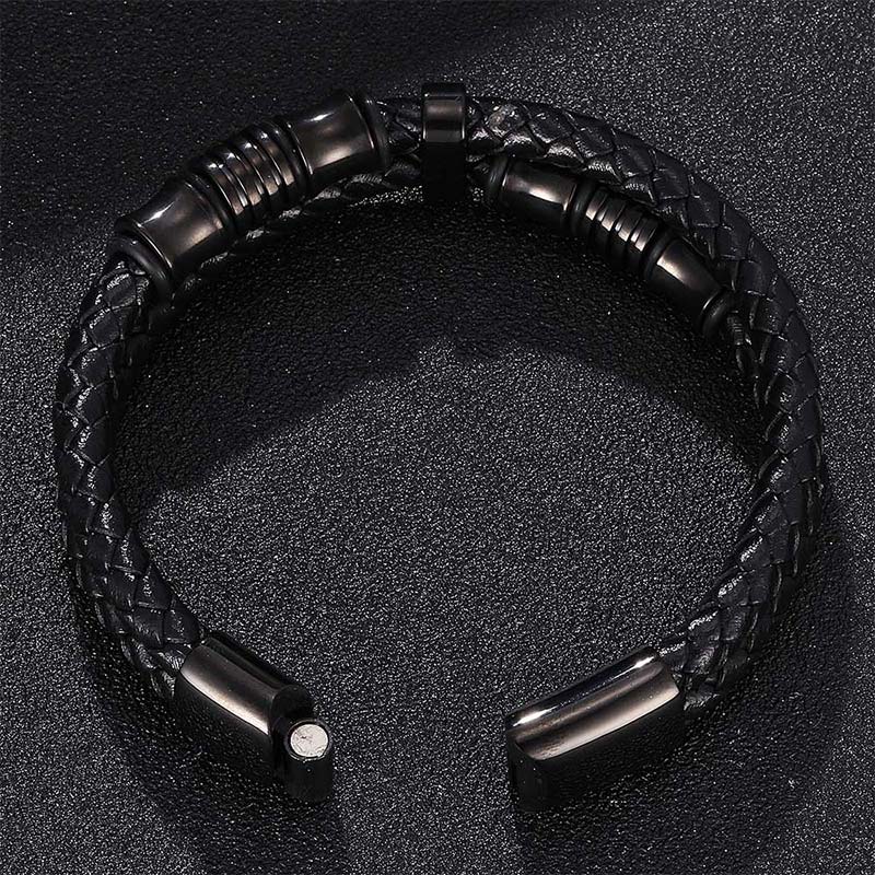 Schwarzes Leder Weave Armband mit Metall Verschluss Flachansicht Glück