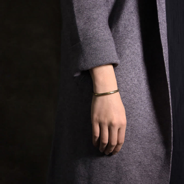Armband Kupfer Balance Harmonie am Handgelenk getragen eleganter Look