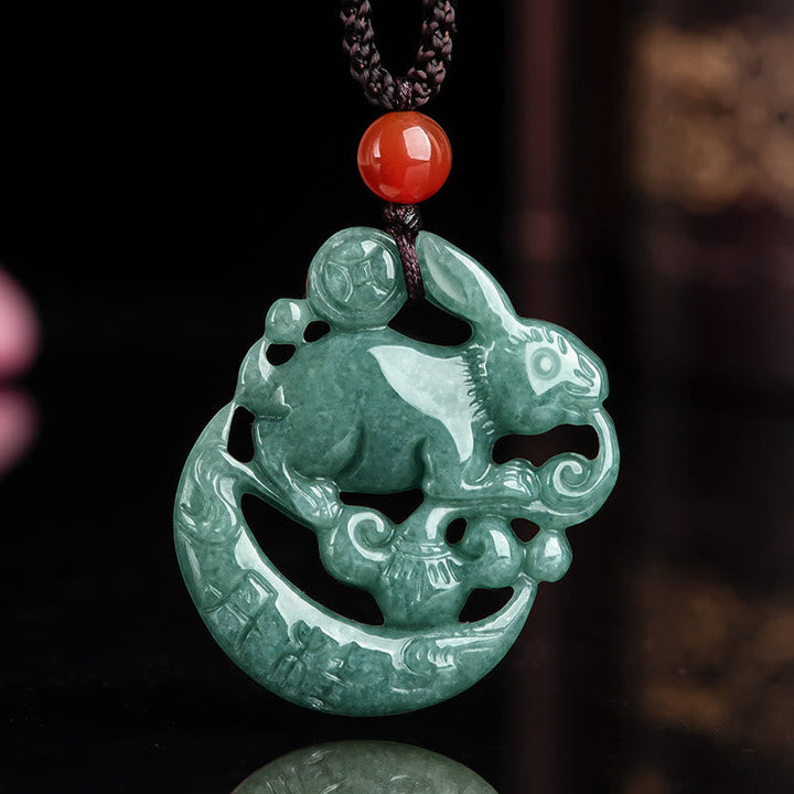 Jade Kaninchen-Mond Kette grüner Naturstein rote Perle elegant