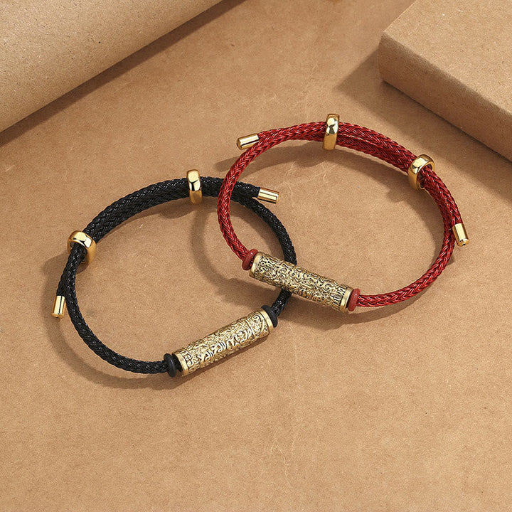 Rotes und schwarzes Armband – Schutz & Stärke mit Metallverzierungen