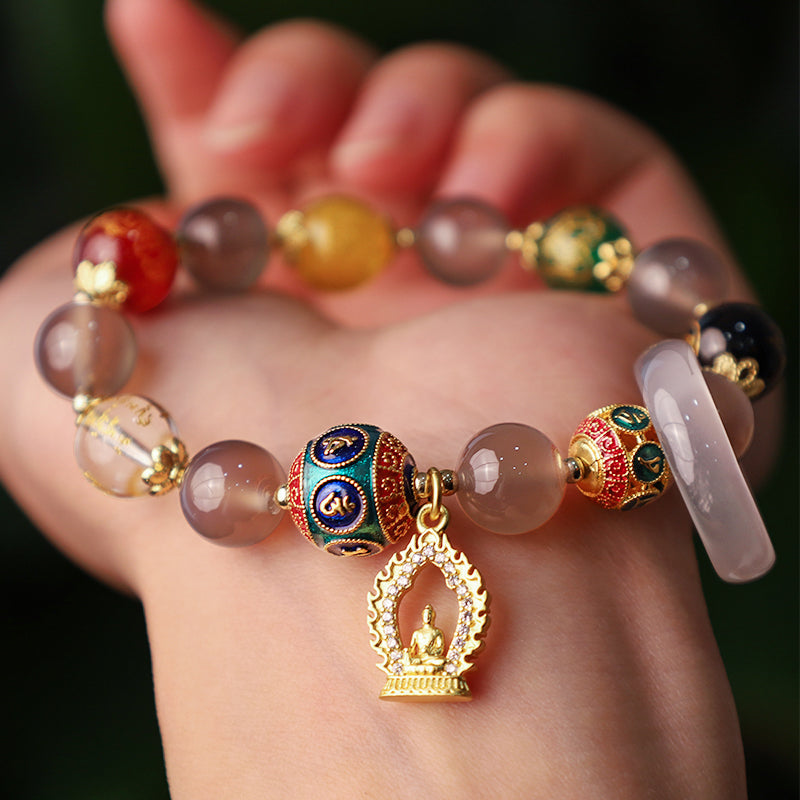 Achat Armband mit Buddha Anhänger am Handgelenk getragen elegant