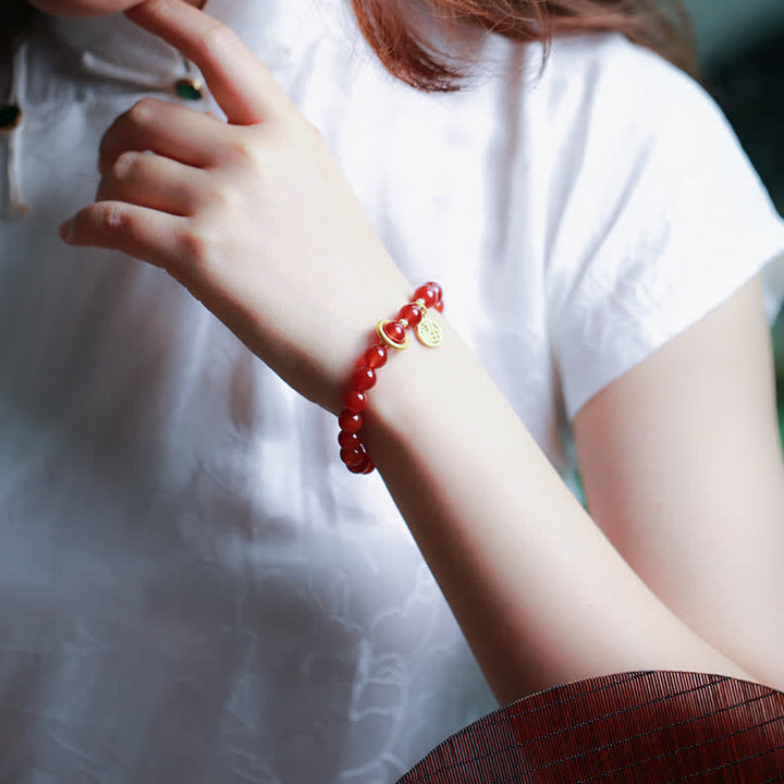 Armband Roter Achat – Segen am Handgelenk getragen elegantes Design