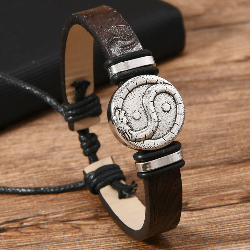 Armband Leder Drache Yin Yang Balance Silber Schmuck Holz Hintergrund