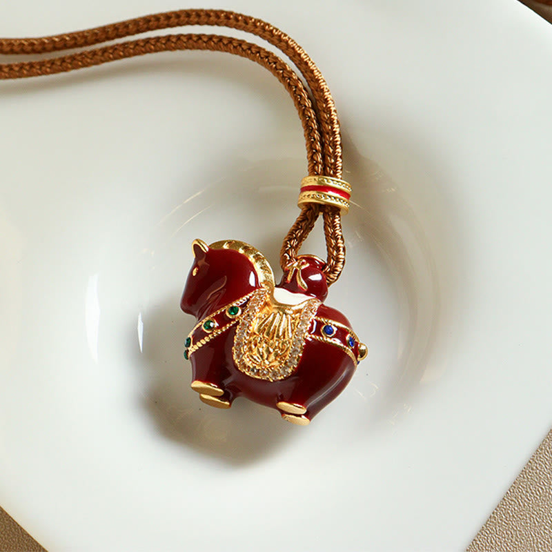 Pferd Anhänger Kette Kupfer Balance rotes Amulett Golddetails
