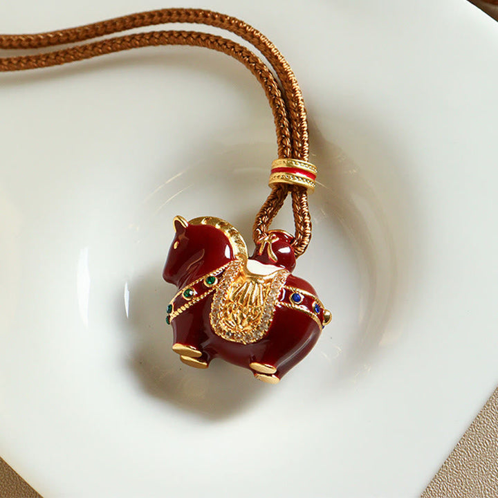 Pferd Anhänger Kette Kupfer Balance rotes Amulett Golddetails