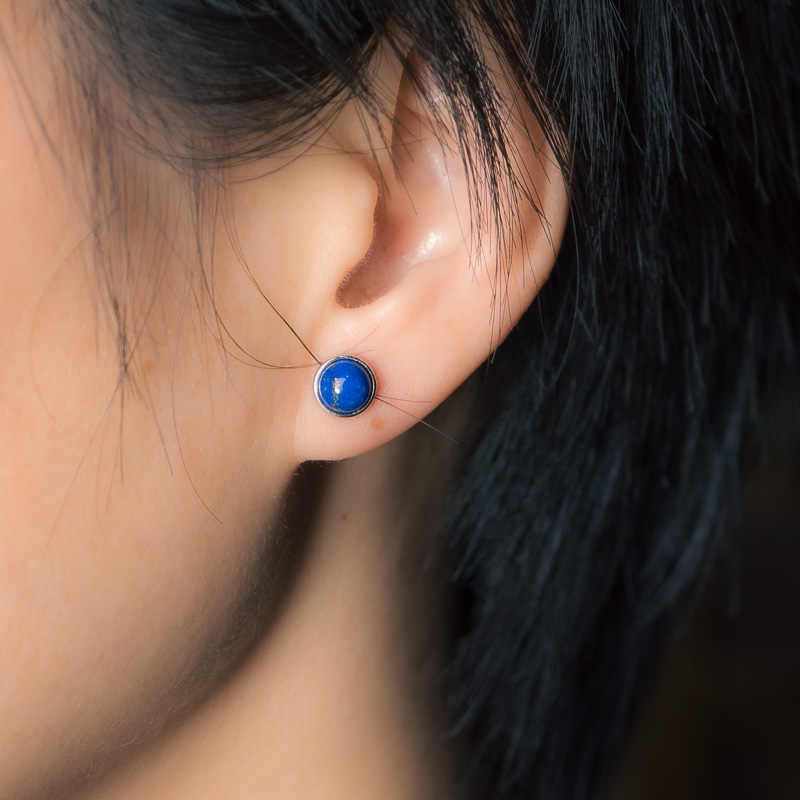 Ohrringe Lapislazuli Silber Balance getragen Boho Schmuck spirituell Ohrstecker
