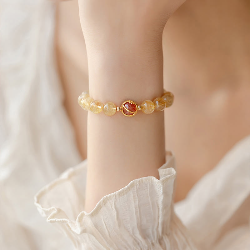 Armband Erdbeerquarz Stern – Schutz goldene Perlen Handgelenk elegant