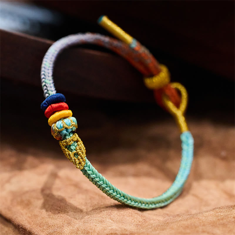 Geflochten Friedensknoten Armband Multicolor Textil Nahaufnahme Flachansicht Details