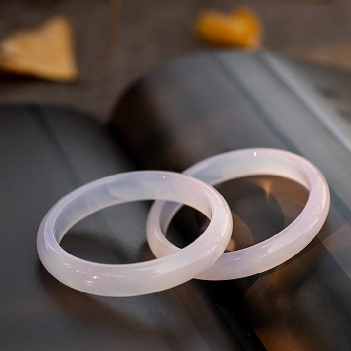 Jade Armband – Harmonie zwei weiße Ringe elegantes Design Naturstein