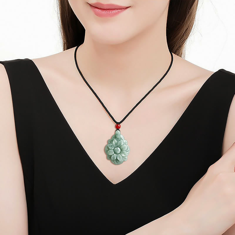 Jade anhänger blüte grün frau