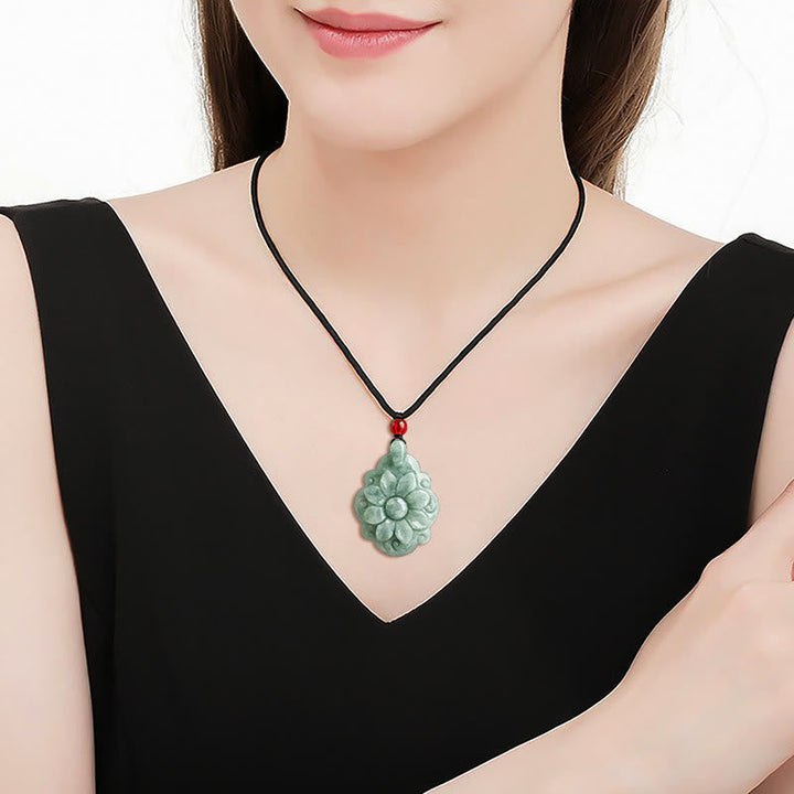 Jade anhänger blüte grün frau