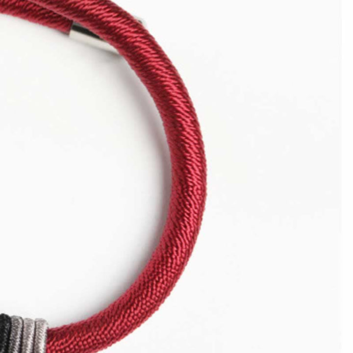 Rotes Armband 925 Silber Om Mani Padme Hum elastisch Nahaufnahme Detail