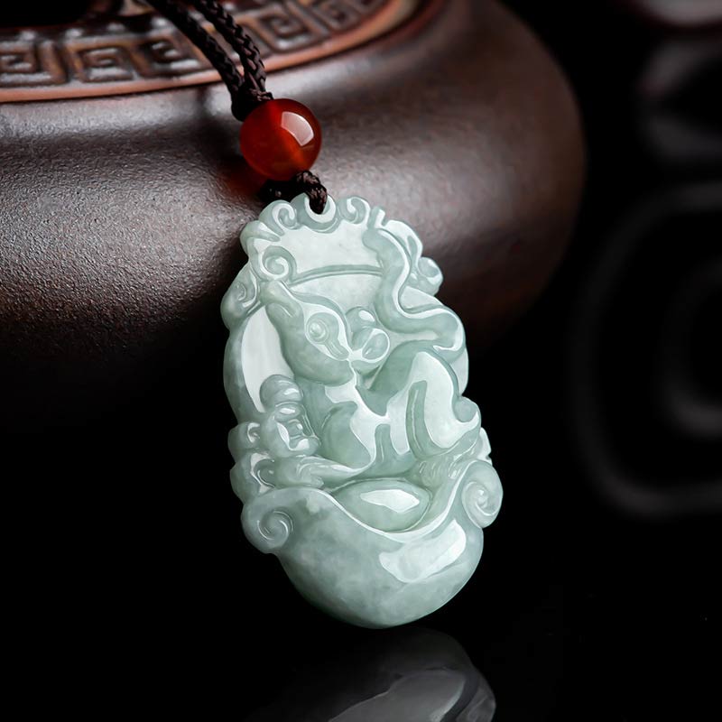 Kette Jade Drachen grüner Anhänger Naturstein eleganter Schmuck Halskette