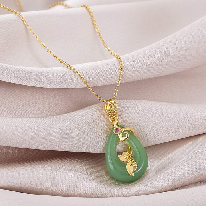 Kette Jade Lotus Heilstein – Segen & Wohlstand – Echter Naturstein – Kette Jade Lotus Heilstein Anhänger grüner Naturstein goldfarben Schmuck